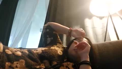 loolaunshaved online show from October 2025 03:27:01 PM