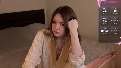 Snapshot of lora_amber chatting on October 2025 11:43:01 AM Lora online show from October 2025 11:43:01 AM