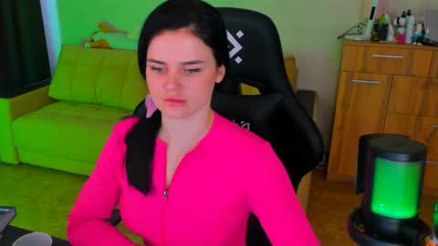 Lora Cain online show from March 2025 05:33:02 AM