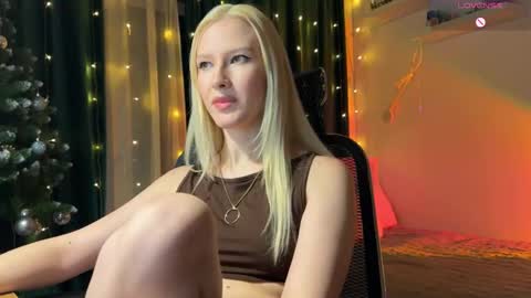 Snapshot of lora_hellyeah chatting on December 2025 02:34:02 PM Lora heil online show from December 2025 02:34:02 PM