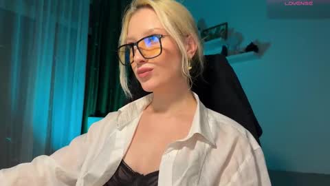 Snapshot of lora_hellyeah chatting on January 2026 01:59:02 PM Lora heil online show from January 2026 01:59:02 PM