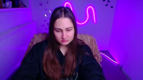 Snapshot of lora_kisses chatting on February 2026 06:59:02 AM Lora online show from February 2026 06:59:02 AM