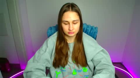 Snapshot of lora_kisses chatting on February 2026 06:46:01 AM Lora online show from February 2026 06:46:01 AM