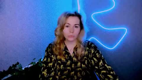 Lora online show from February 2026 02:54:02 AM