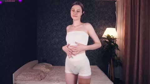 Lora online show from December 2025 05:01:02 AM