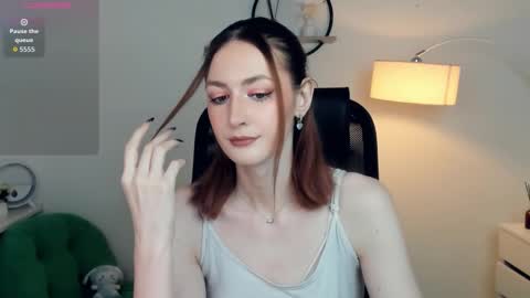 Lora online show from November 2025 10:48:02 AM