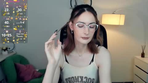 Lora online show from November 2025 10:52:02 AM