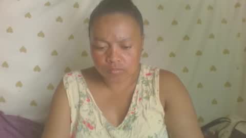 LorahVane online show from April 2026 12:00:02 PM