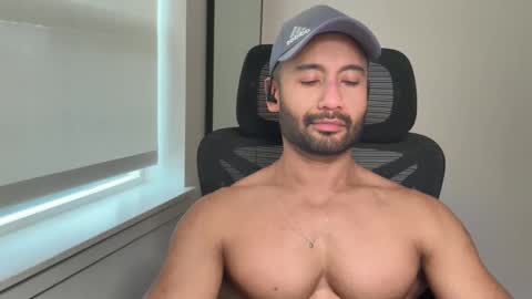 Snapshot of lordcalepecs chatting on May 2026 10:59:02 PM Cale online show from May 2026 10:59:02 PM