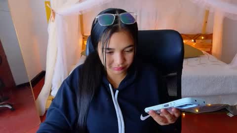 loreanis online show from March 2026 06:06:02 AM