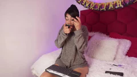 Snapshot of loreley_novoa chatting on October 2025 03:43:02 AM LORELI online show from October 2025 03:43:02 AM