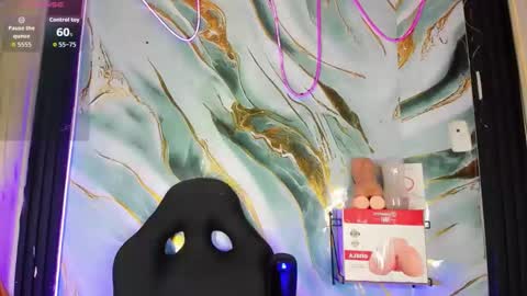 lorems_ online show from December 2025 02:10:02 PM