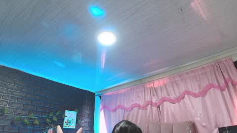 Loren online show from January 2025 09:18:02 PM