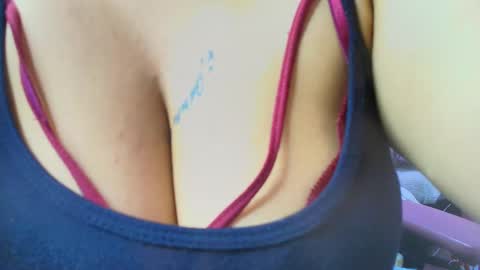 Loren online show from February 2025 09:43:01 PM