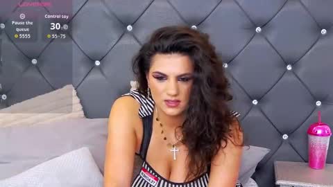 Snapshot of lorennemays chatting on November 2025 10:58:02 PM Lorenne Mays online show from November 2025 10:58:02 PM