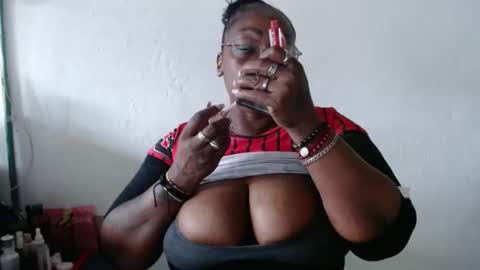 Snapshot of loretybighot chatting on February 2025 06:53:01 PM loretybighot online show from February 2025 06:53:01 PM