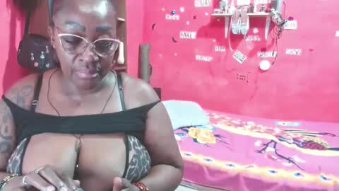 Snapshot of loretybighot chatting on September 2025 04:20:01 PM loretybighot online show from September 2025 04:20:01 PM