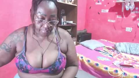 Snapshot of loretybighot chatting on November 2025 12:55:01 PM loretybighot online show from November 2025 12:55:01 PM