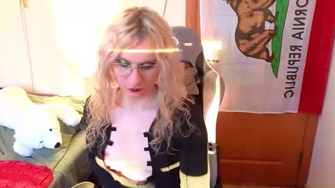 Lori -----------------------------------    online show from February 2026 01:41:02 PM