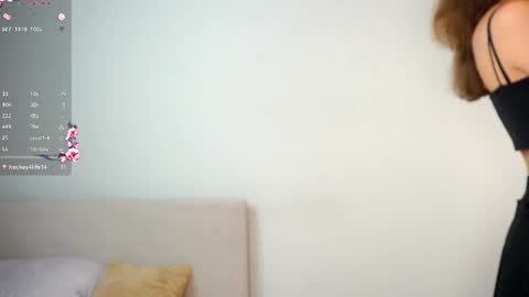 Naomi online show from October 2025 10:58:01 PM