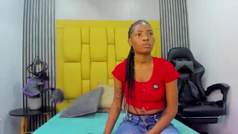 Snapshot of lorrewilliams chatting on October 2025 11:41:02 AM Instagram Dahiara-Cristal....... facebook ---lore-oficial ... online show from October 2025 11:41:02 AM