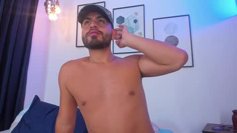 Snapshot of los_juanes chatting on January 2025 10:52:01 PM JUAN JUAN online show from January 2025 10:52:01 PM