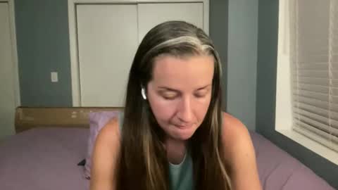 Snapshot of lothlori chatting on May 2026 01:56:01 AM lothlori online show from May 2026 01:56:01 AM