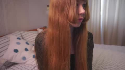 Snapshot of louettakarn chatting on April 2026 10:40:01 AM Sade online show from April 2026 10:40:01 AM