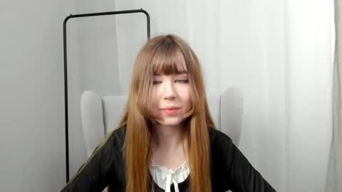Snapshot of louettakarn chatting on April 2026 01:35:02 PM Sade online show from April 2026 01:35:02 PM
