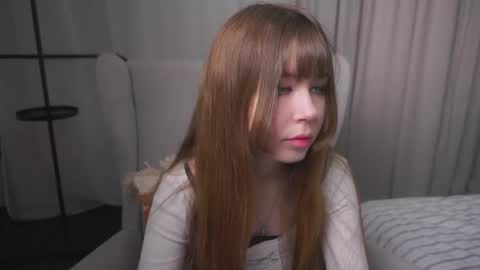 Snapshot of louettakarn chatting on April 2026 12:25:01 PM Sade online show from April 2026 12:25:01 PM