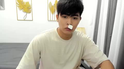 Snapshot of louie_cute_asian chatting on February 2025 05:12:02 AM Kylie online show from February 2025 05:12:02 AM