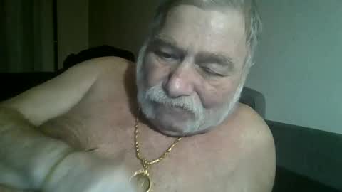 Snapshot of louis_chokdee chatting on January 2025 07:29:02 PM louis_chokdee online show from January 2025 07:29:02 PM