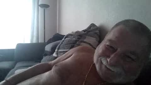 Snapshot of louis_chokdee chatting on February 2025 03:45:02 PM louis_chokdee online show from February 2025 03:45:02 PM