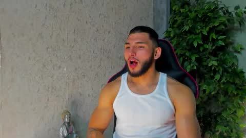 Louis online show from November 2025 12:30:01 AM