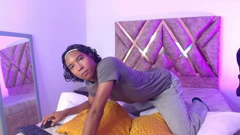 Snapshot of louis_hardstar chatting on January 2025 08:22:02 PM Louis Valdz online show from January 2025 08:22:02 PM