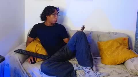 Snapshot of louis_hardstar chatting on January 2025 04:01:02 PM Louis Valdz online show from January 2025 04:01:02 PM