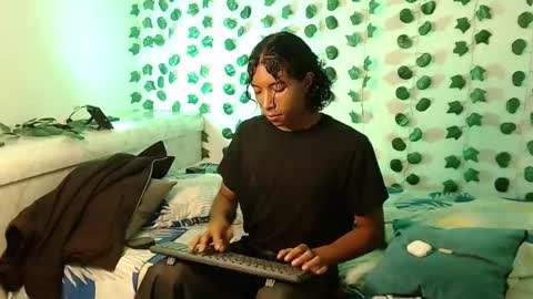 Snapshot of louis_hardstar chatting on February 2025 12:08:01 PM Louis Valdz online show from February 2025 12:08:01 PM