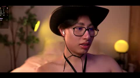 Snapshot of louis_zh chatting on October 2025 02:01:01 AM Louis online show from October 2025 02:01:01 AM