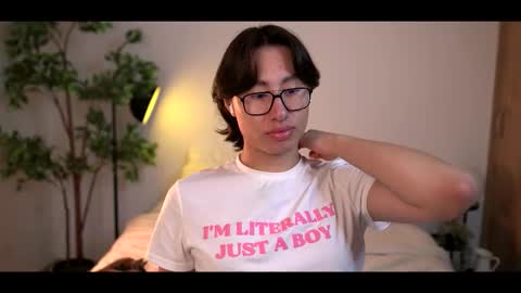 Snapshot of louis_zh chatting on November 2025 04:23:02 AM Louis online show from November 2025 04:23:02 AM