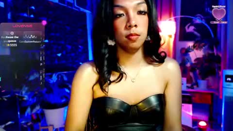 Snapshot of louisassy chatting on June 2026 03:42:01 AM Louisa online show from June 2026 03:42:01 AM