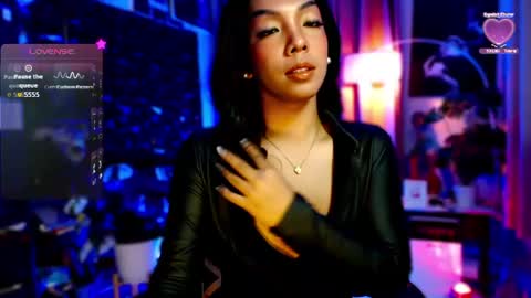 Snapshot of louisassy chatting on June 2026 03:44:01 AM Louisa online show from June 2026 03:44:01 AM