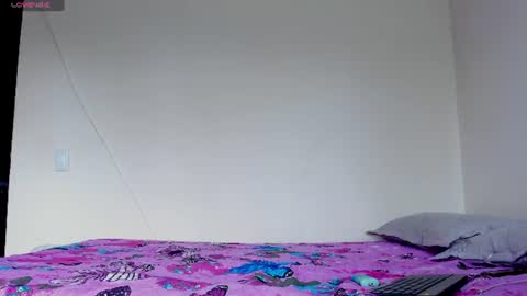 Snapshot of louise_22cm chatting on June 2026 01:10:01 PM Mi lu online show from June 2026 01:10:01 PM