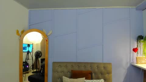 Louren Fox online show from November 2025 11:34:02 AM