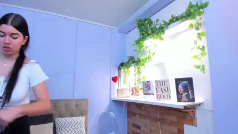 Louren Fox online show from November 2025 11:35:01 AM