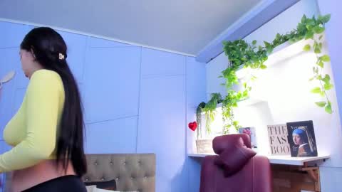 Louren Fox online show from December 2025 11:30:02 AM