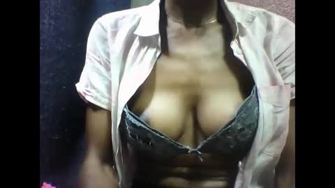 Snapshot of lovaelisa chatting on November 2025 02:47:01 AM lovaelisa online show from November 2025 02:47:01 AM