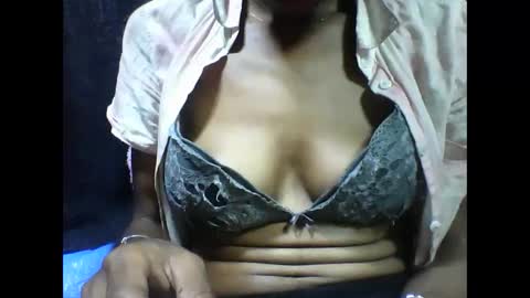 Snapshot of lovaelisa chatting on November 2025 03:28:01 AM lovaelisa online show from November 2025 03:28:01 AM