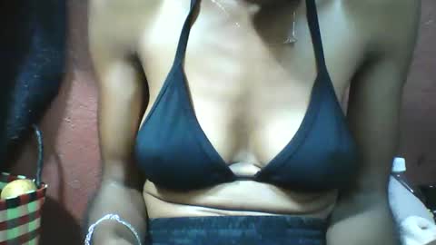 lovaelisa online show from February 2026 03:32:02 PM