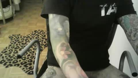 Snapshot of lovalova666 chatting on December 2025 11:59:01 AM Guapito online show from December 2025 11:59:01 AM