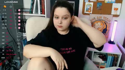 Mia  online show from March 2026 10:32:02 AM